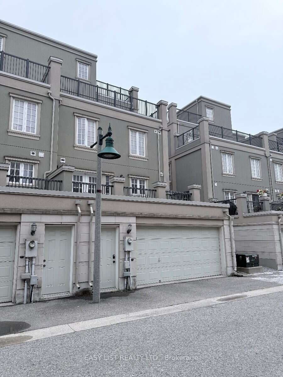 28 Upper Duke Crescent, Markham, ON L6G 0C3