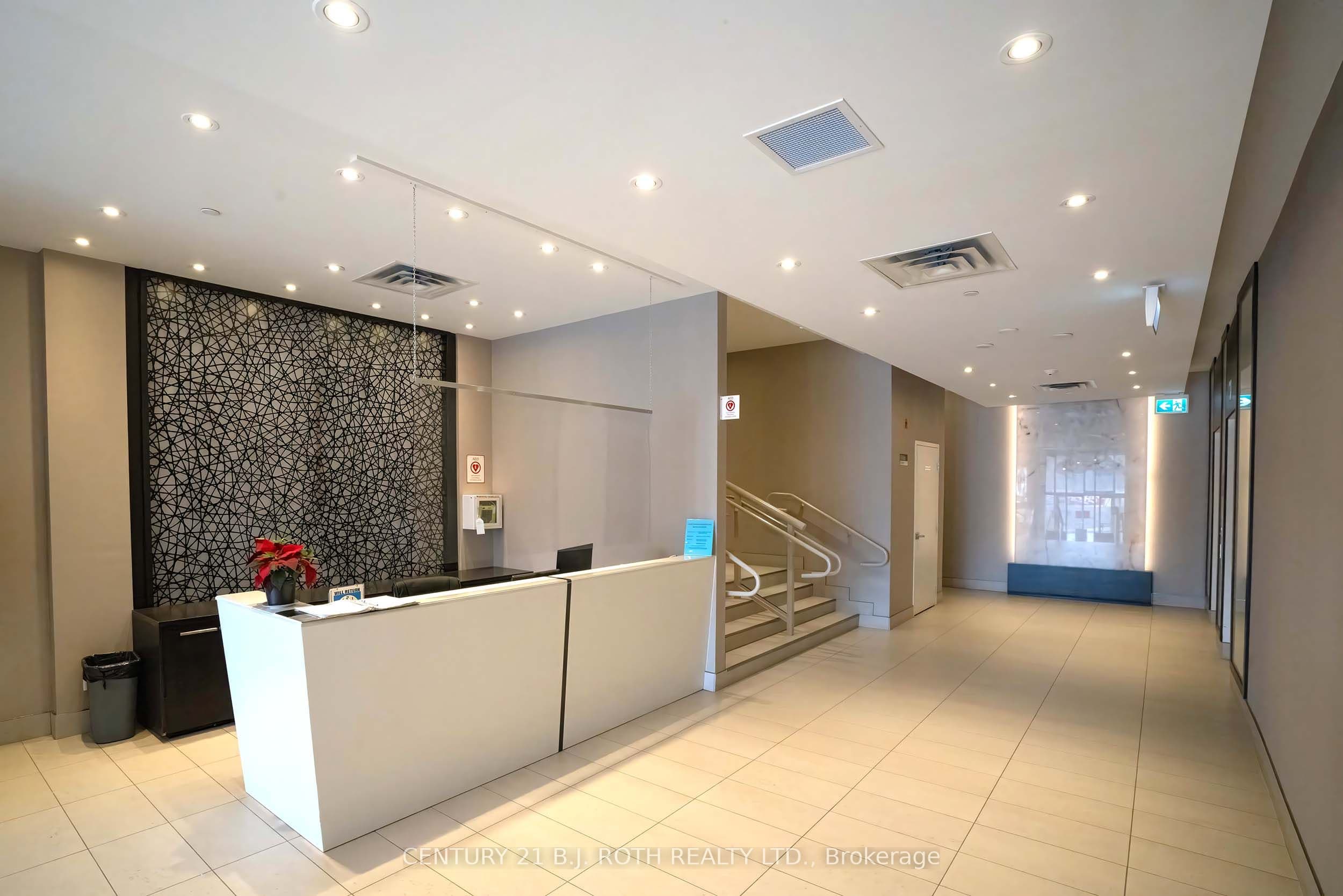 15277 Yonge Street S 313, Aurora, ON L4G 1Y3