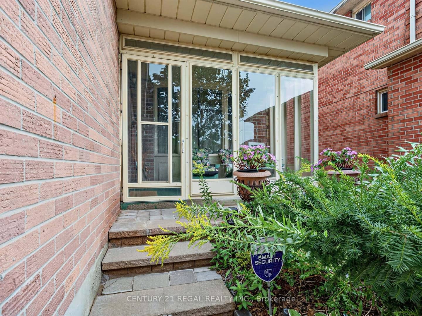 41 Coe Drive, Ajax, ON L1T 3H9