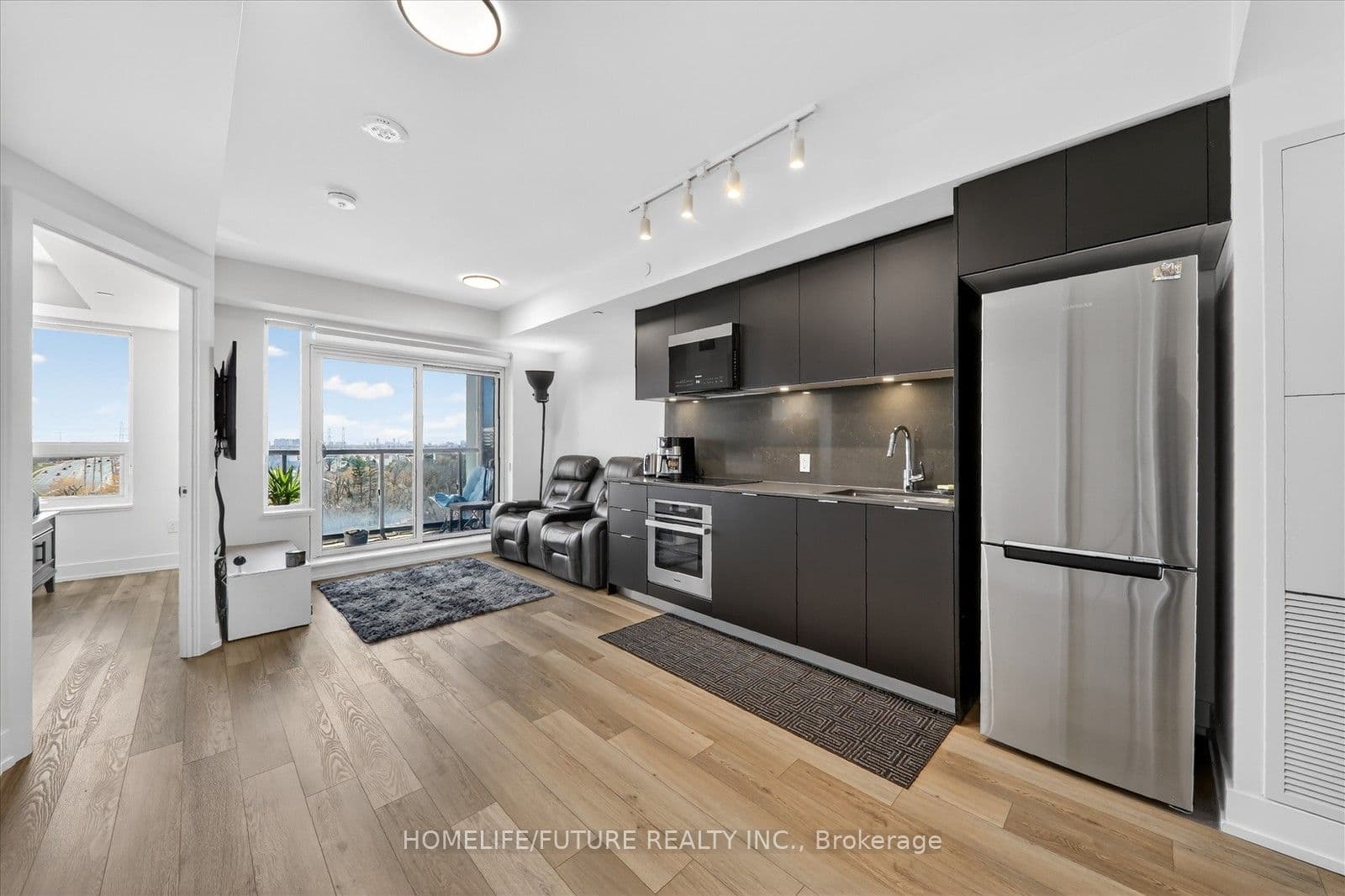 8 Cedarland Drive 1017, Markham, ON L6G 0H4