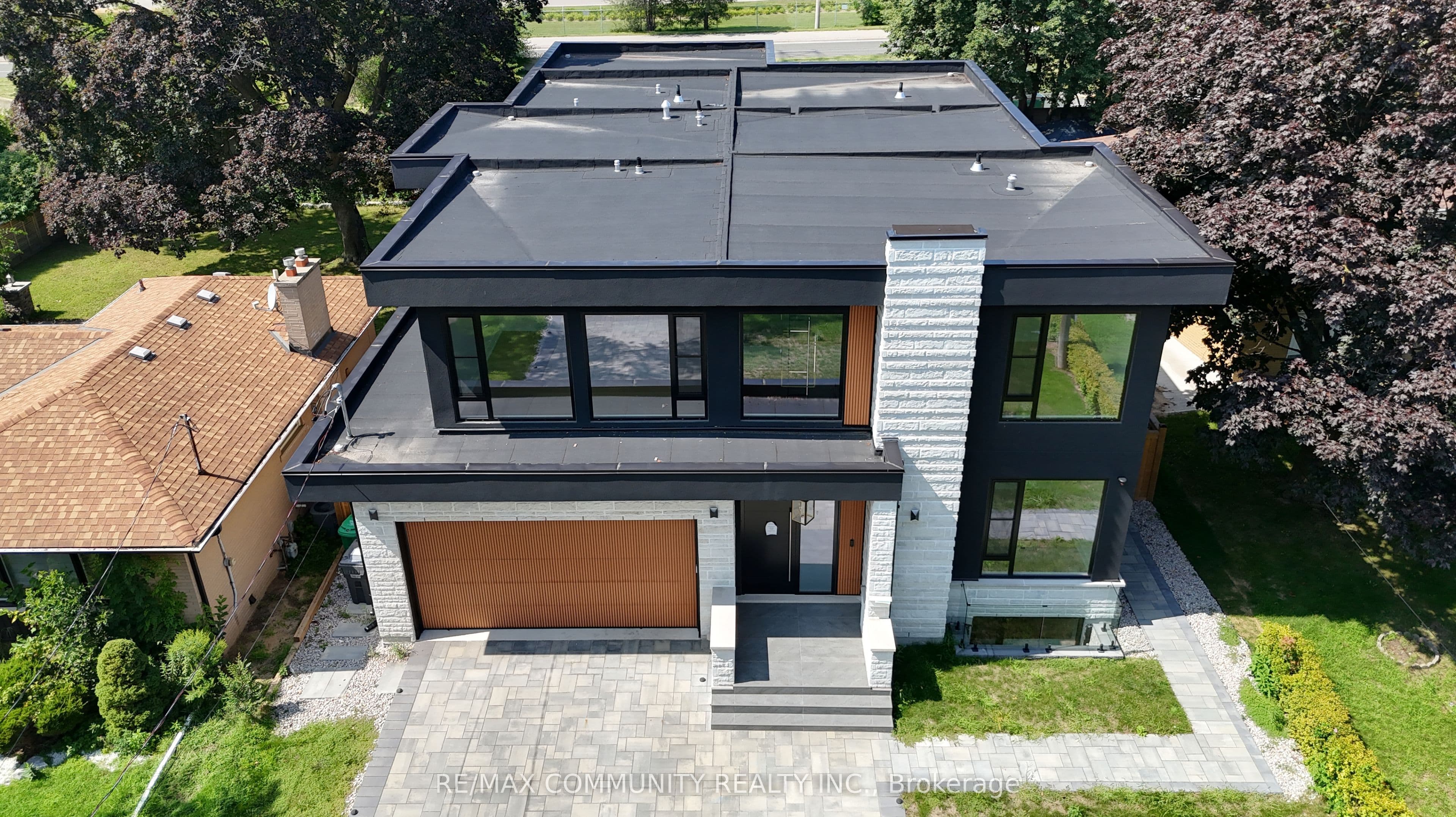 1349 Melton Drive, Mississauga, ON L4Y 1L6