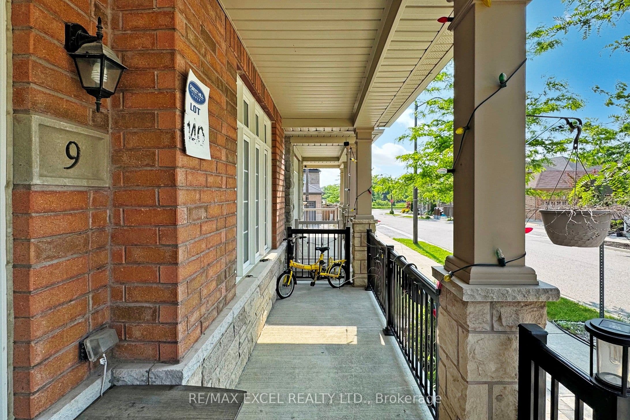 9 Sunnyside Hill Road, Markham, ON L6B 0X4