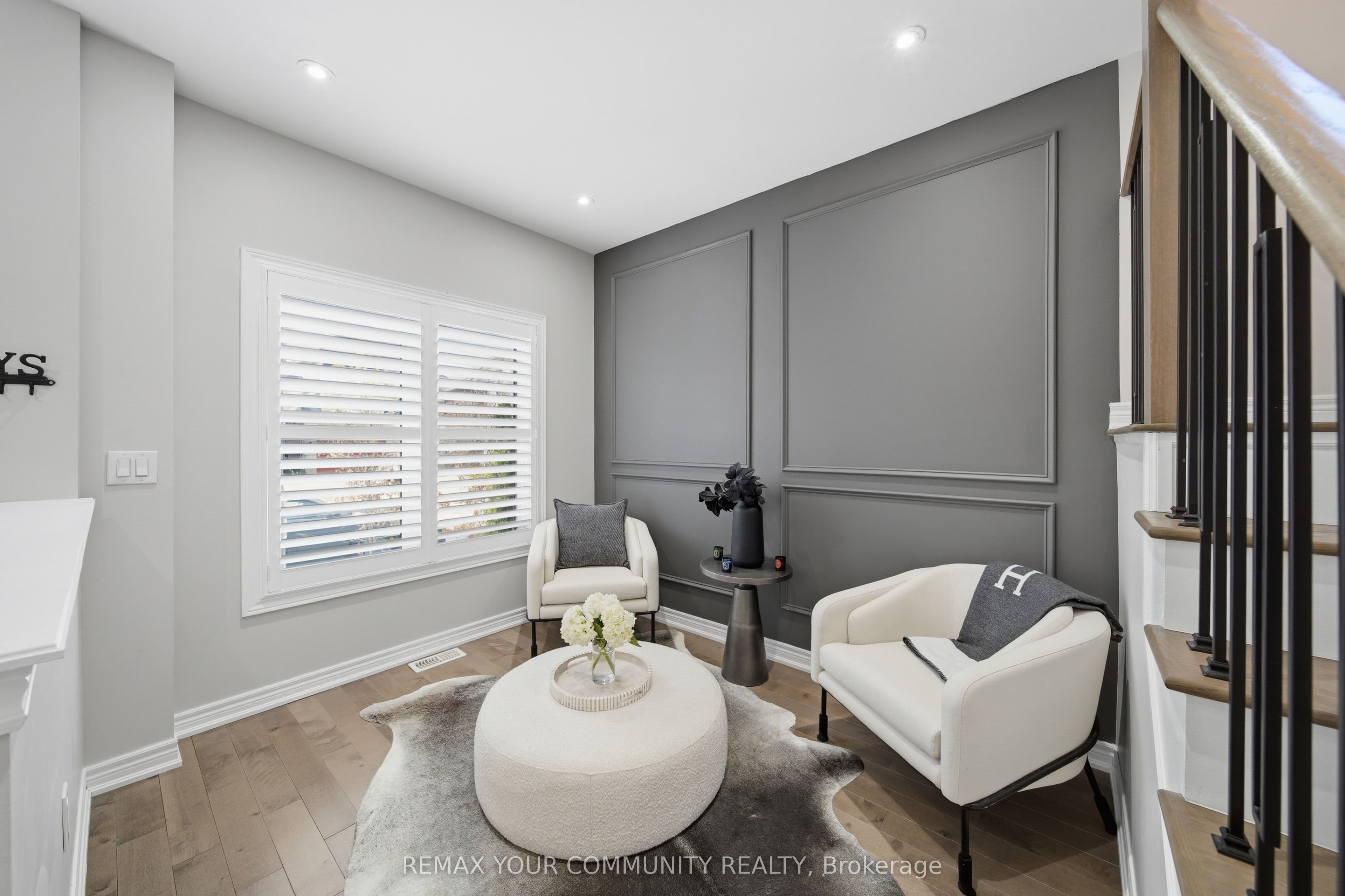 275 Sharon Creek Drive, East Gwillimbury, ON L9N 0P4