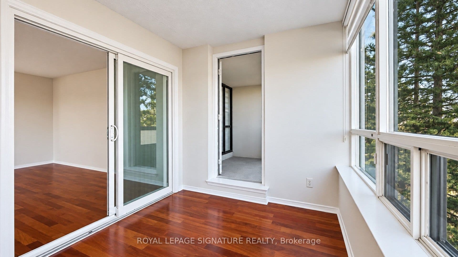 7 Bishop Avenue 411, Toronto, ON M2M 4J4