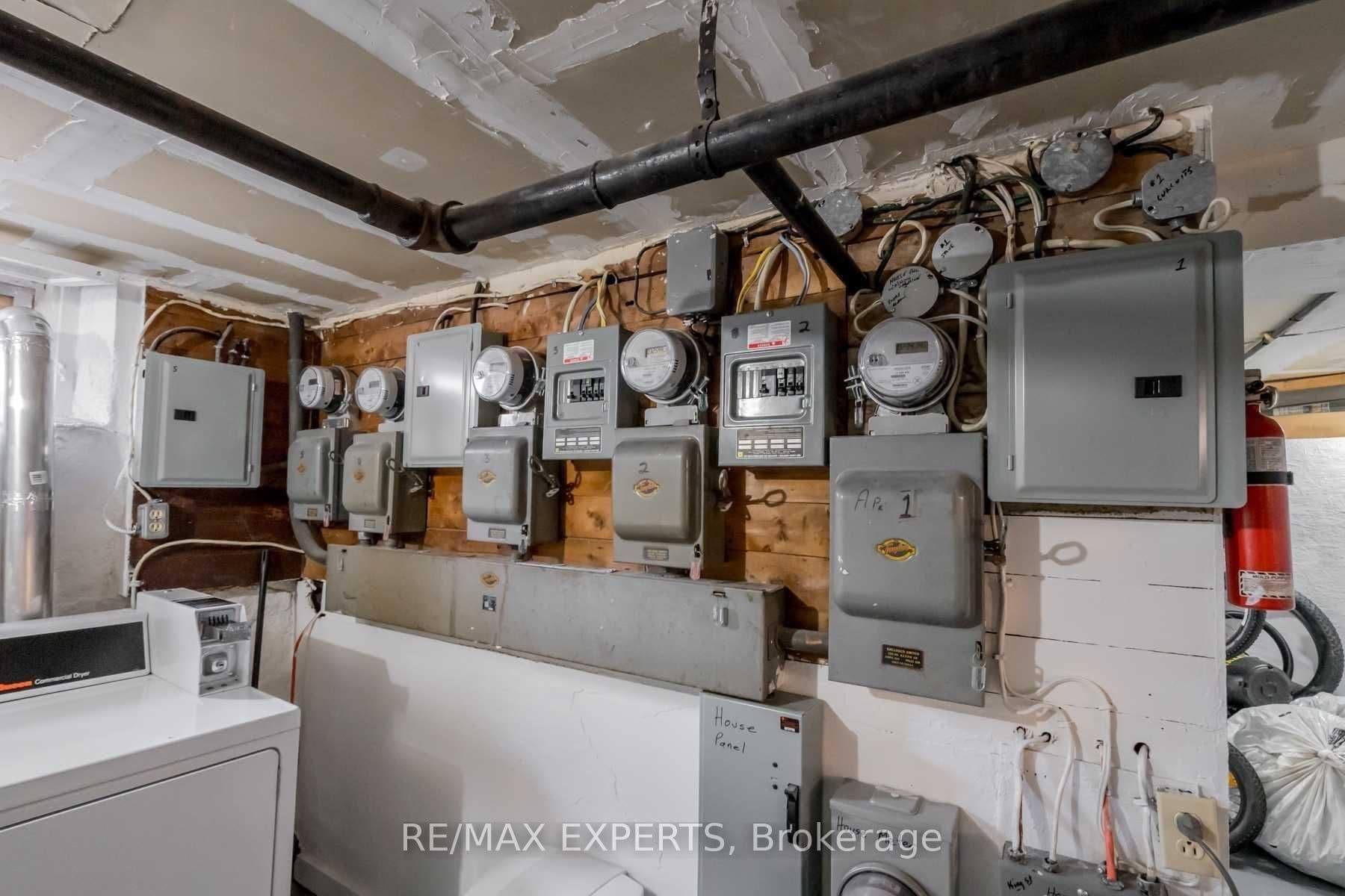 393 King Street E, Oshawa, ON L1H 1E3