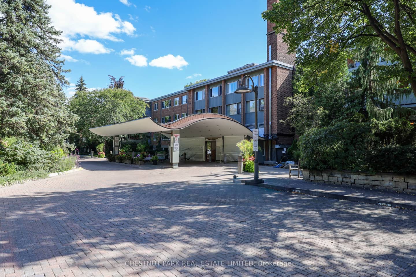 21 Dale Avenue 612, Toronto, ON M4W 1K3