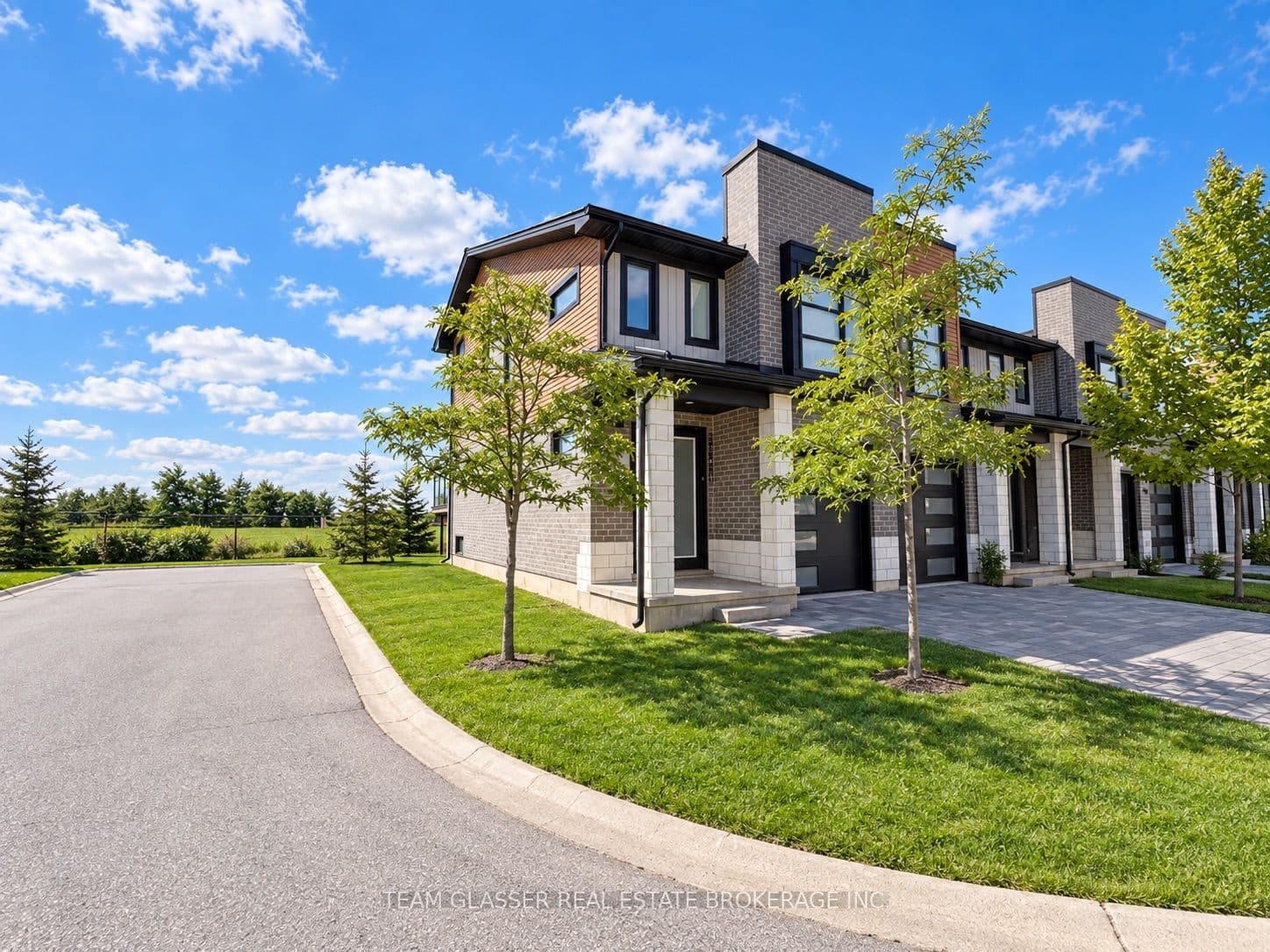 963 WEST VILLAGE Square 963, London North, ON N6H 0J7