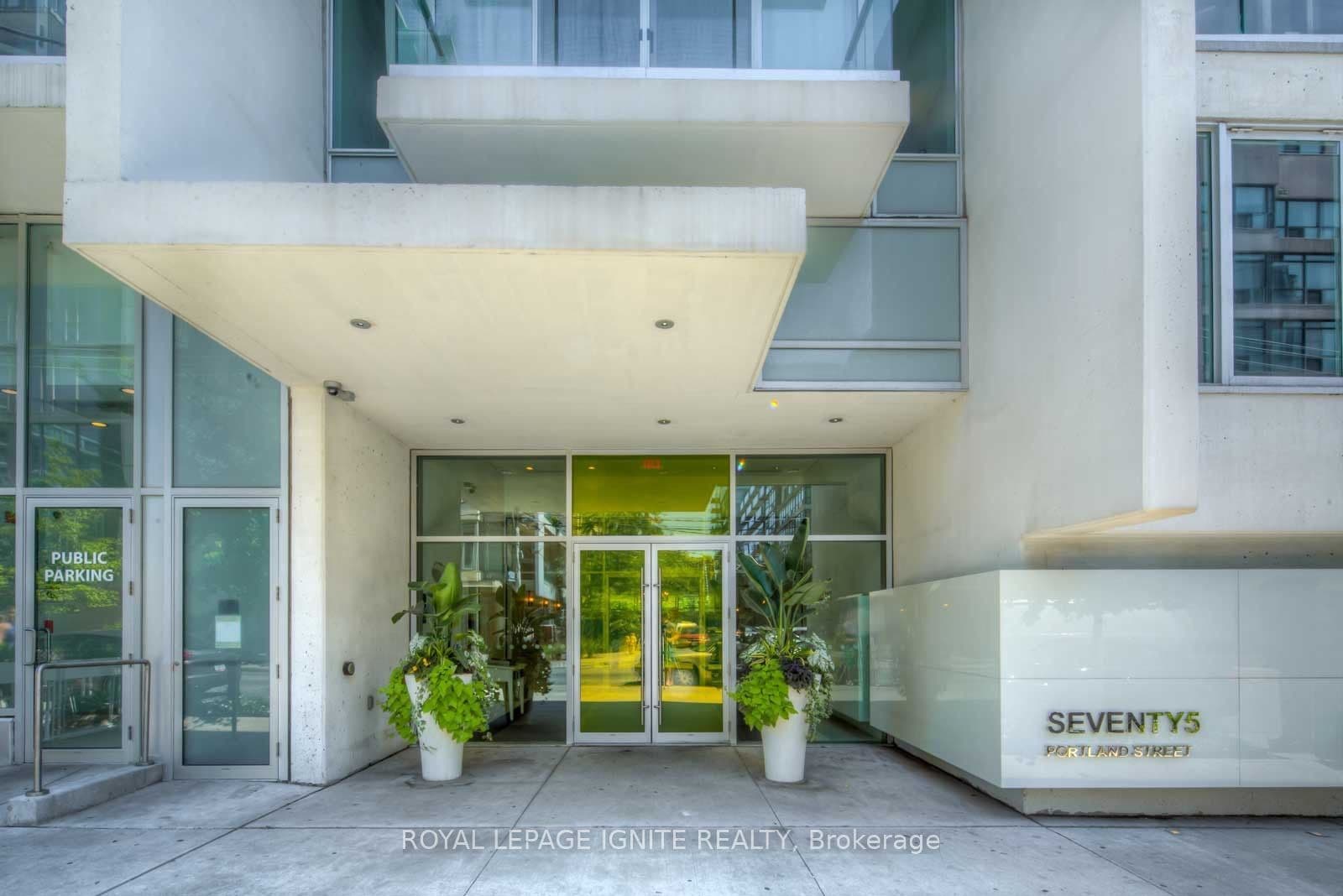 75 Portland Street 406, Toronto, ON M5V 2M9