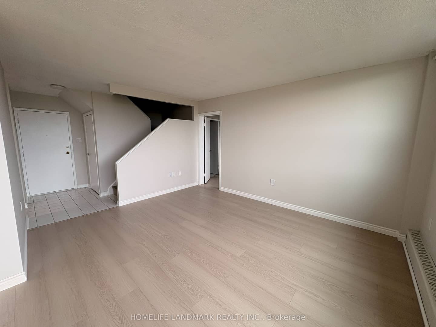 1050 Stainton Drive 327, Mississauga, ON L5C 2T7