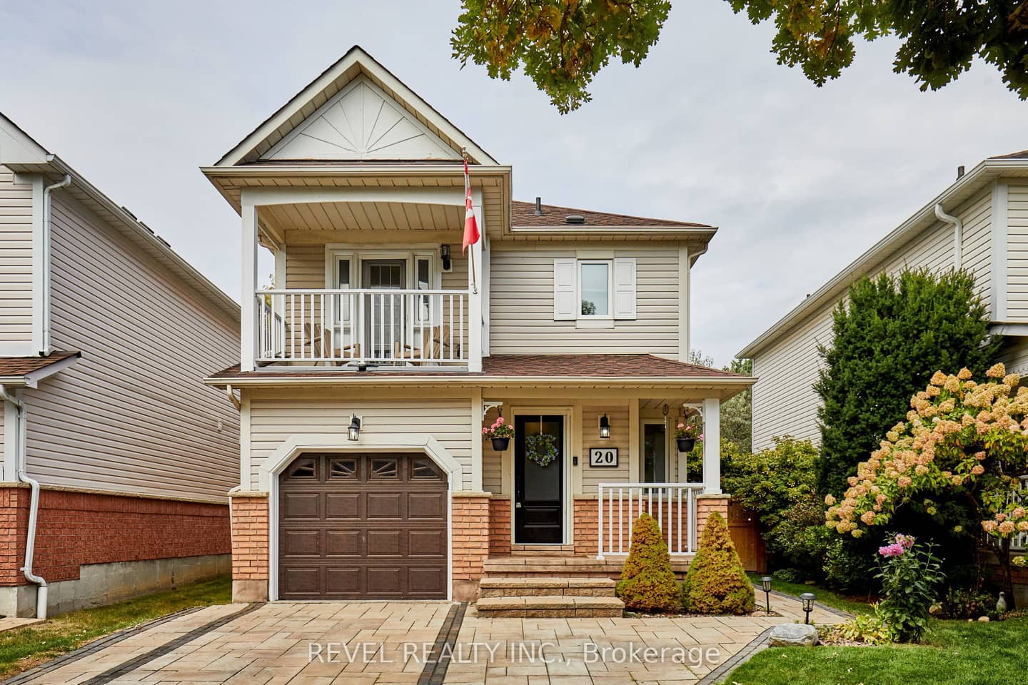 20 Breakwater Drive, Whitby, ON L1N 9R7