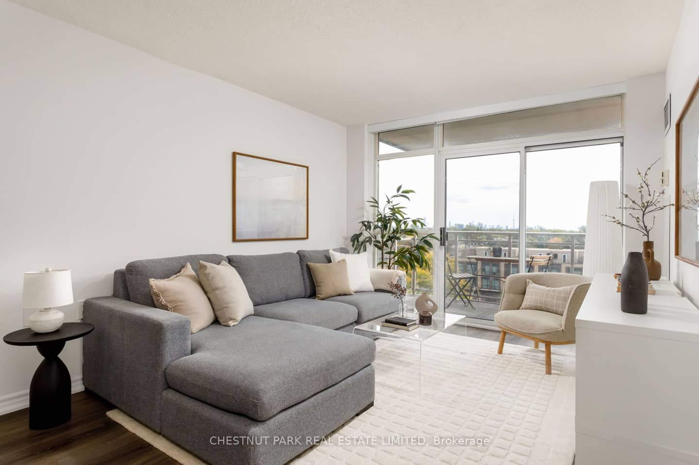 650 Lawrence Avenue W 704, Toronto, ON M6A 3E8