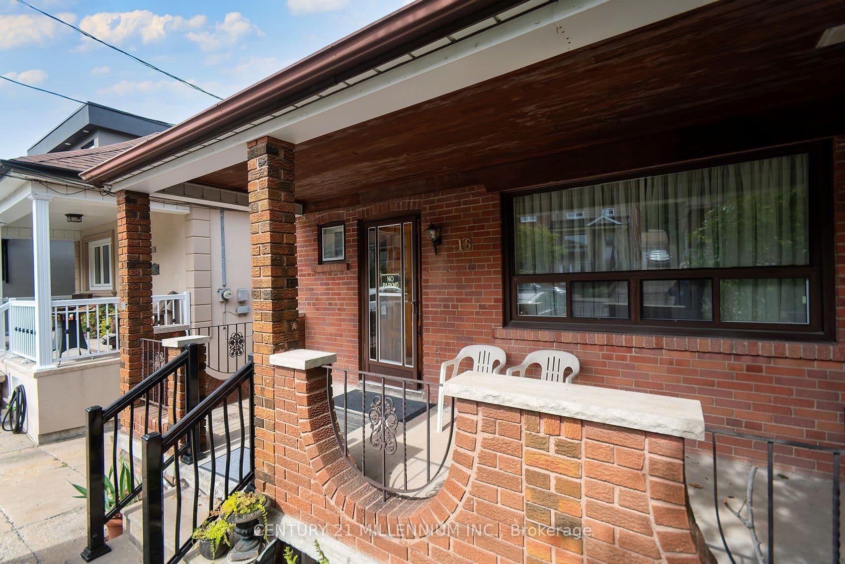16 Rochdale Avenue, Toronto, ON M6E 1X2