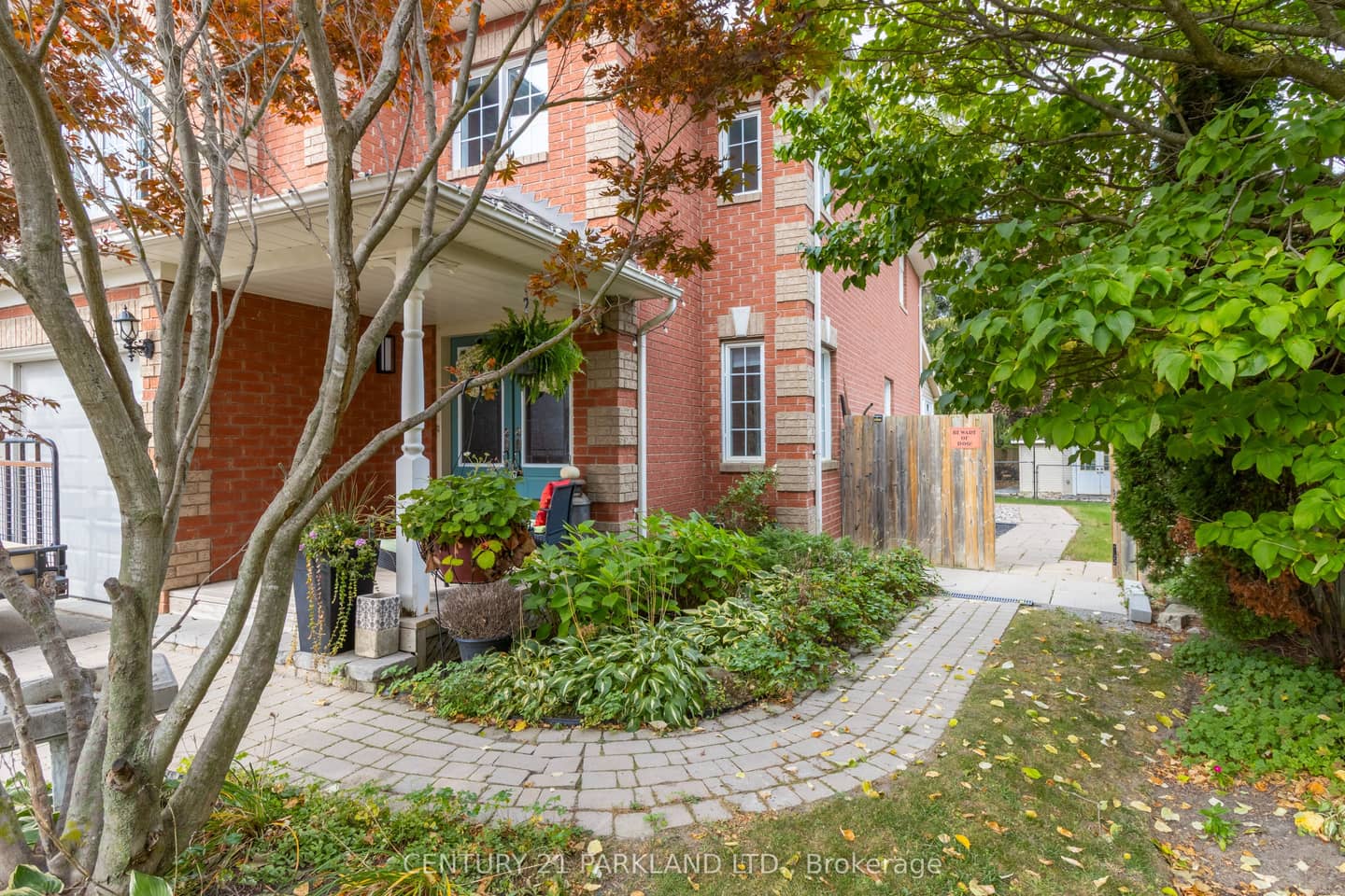 18 Napier Court, Whitby, ON L1M 1H1