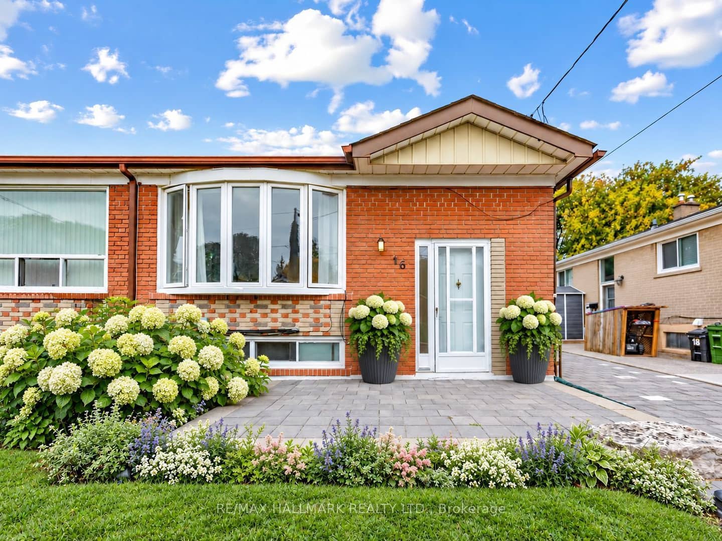 16 Avis Crescent, Toronto, ON M4B 1B7