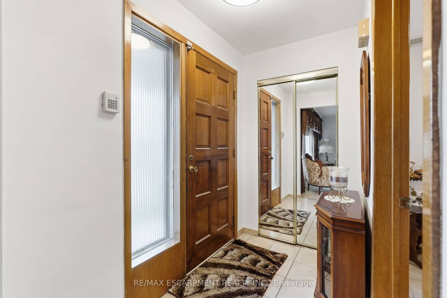 7566 Netherwood Road, Mississauga, ON L4T 2N9