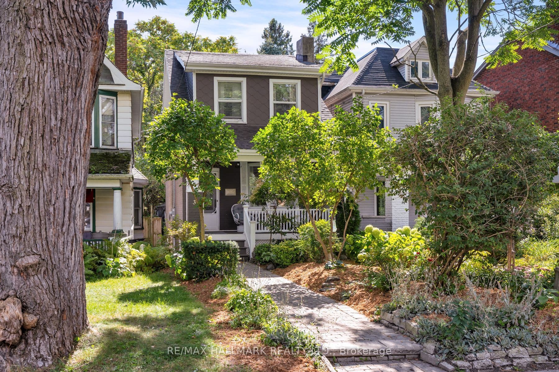 31 Cassels Avenue, Toronto, ON M4E 1X9