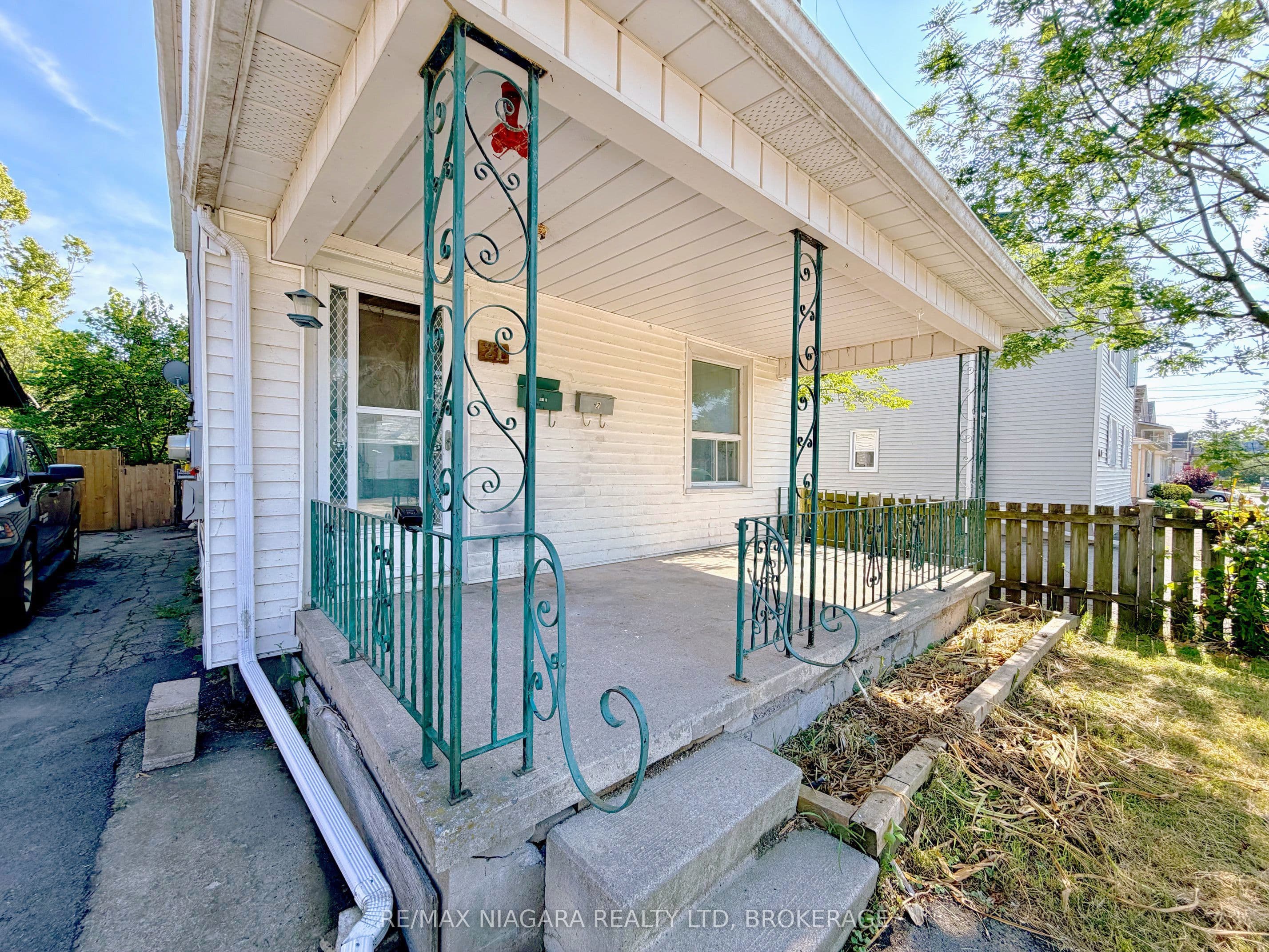 21 Fifth Street, Welland, ON L3B 4Z4