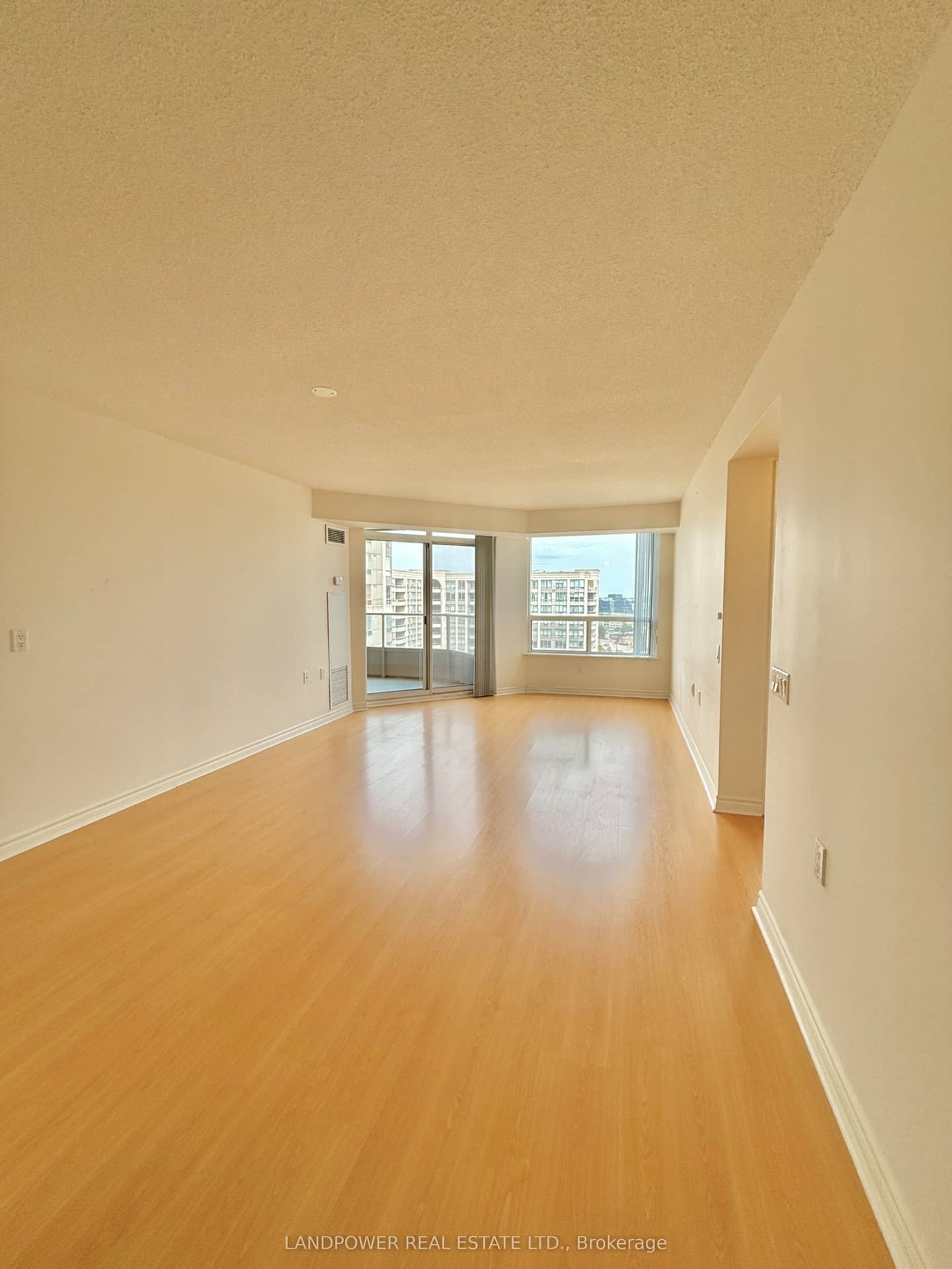 9015 Leslie Street 1202, Richmond Hill, ON L4B 4J8