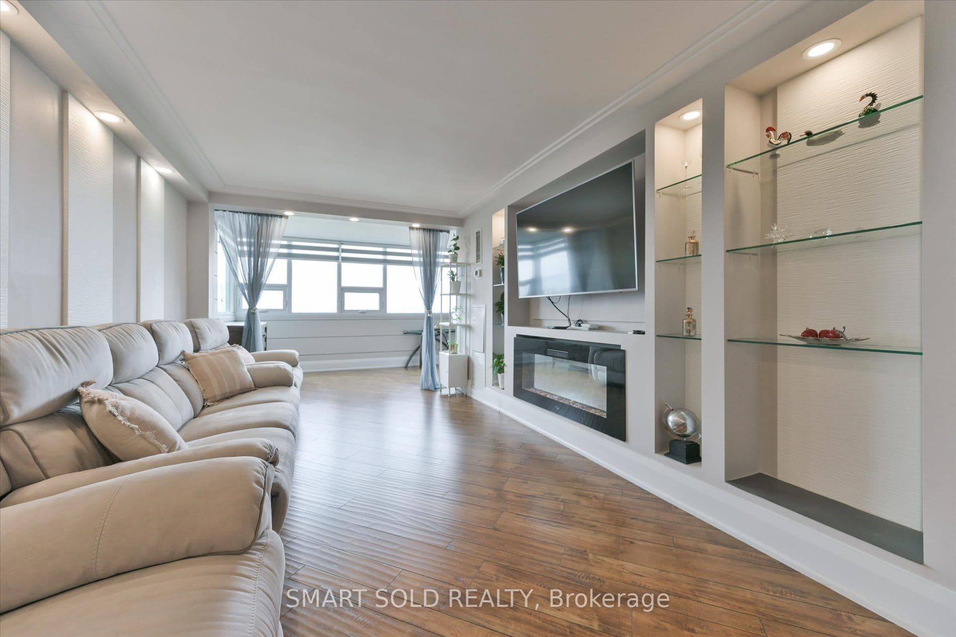 3303 Don Mills Road 3008, Toronto, ON M2J 4T6
