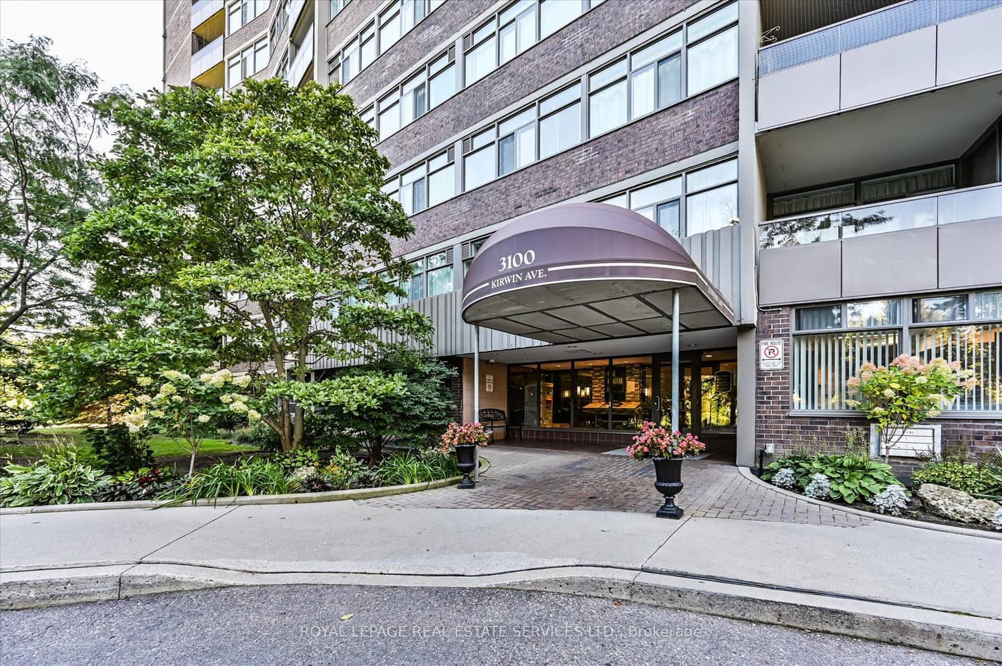 3100 Kirwin Avenue 301, Mississauga, ON L5A 3S6