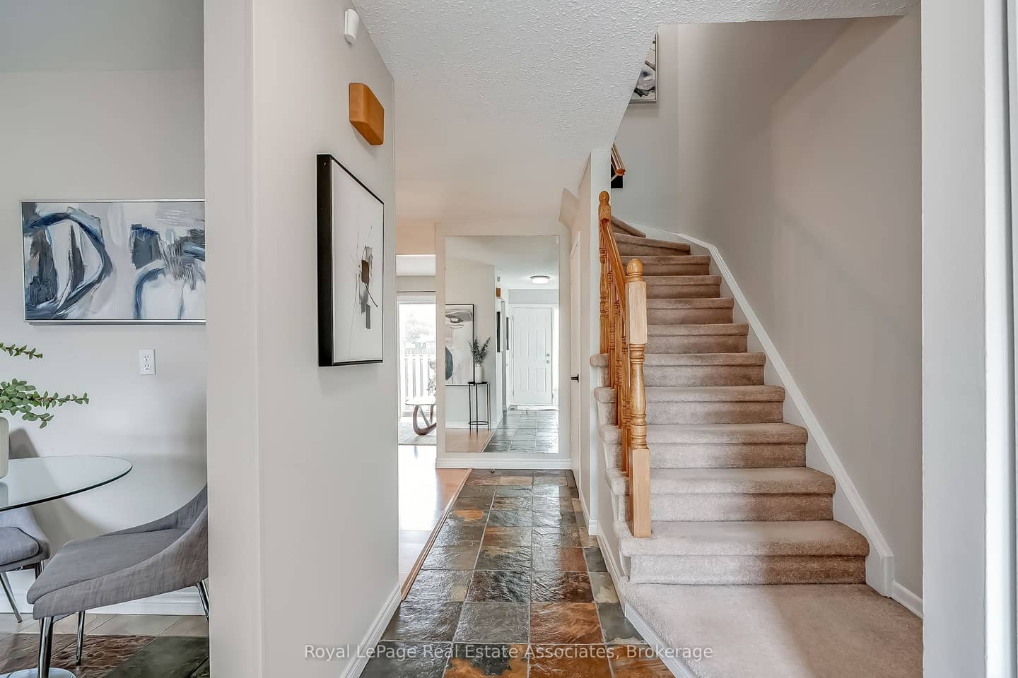 2779 Gananoque Drive 42, Mississauga, ON L5N 2E4