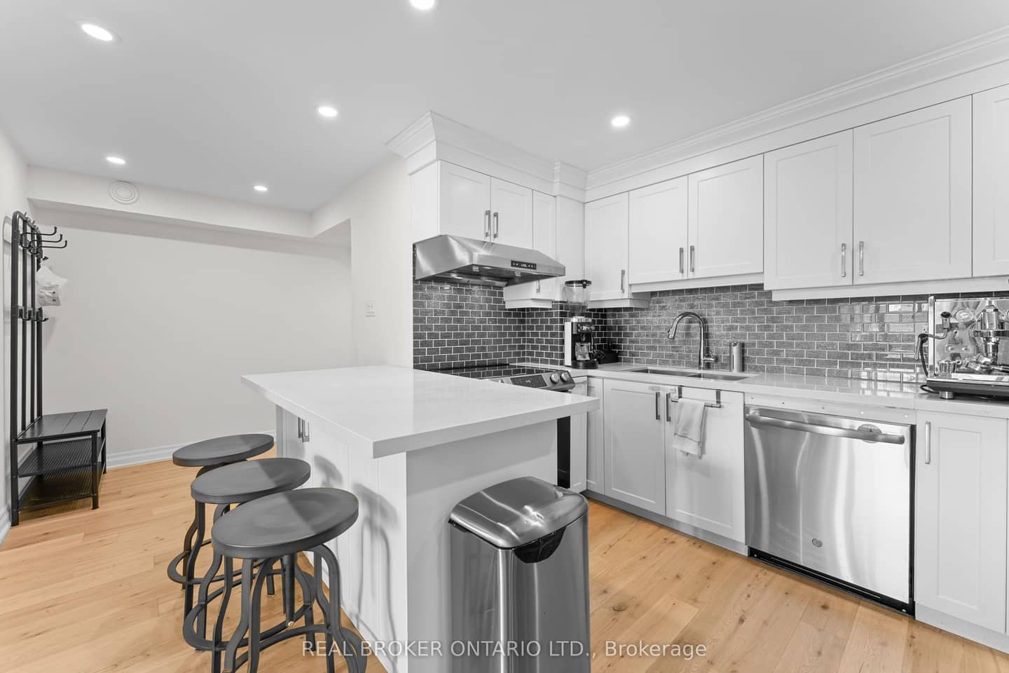 99 Cameron Street 502, Toronto, ON M5T 3A2