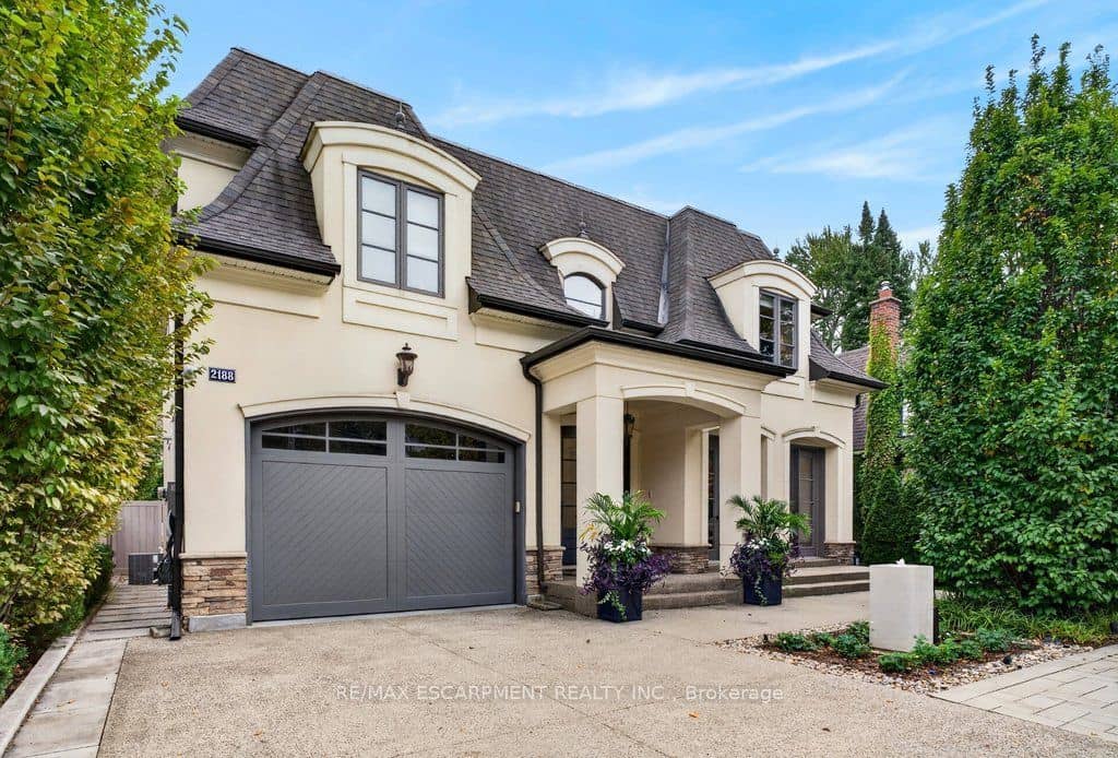 2188 Caroline Street, Burlington, ON L7R 1M3