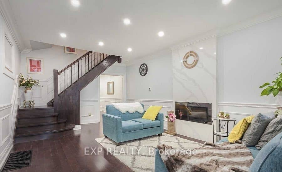 1231 Bathurst Street, Toronto, ON M5R 3H3