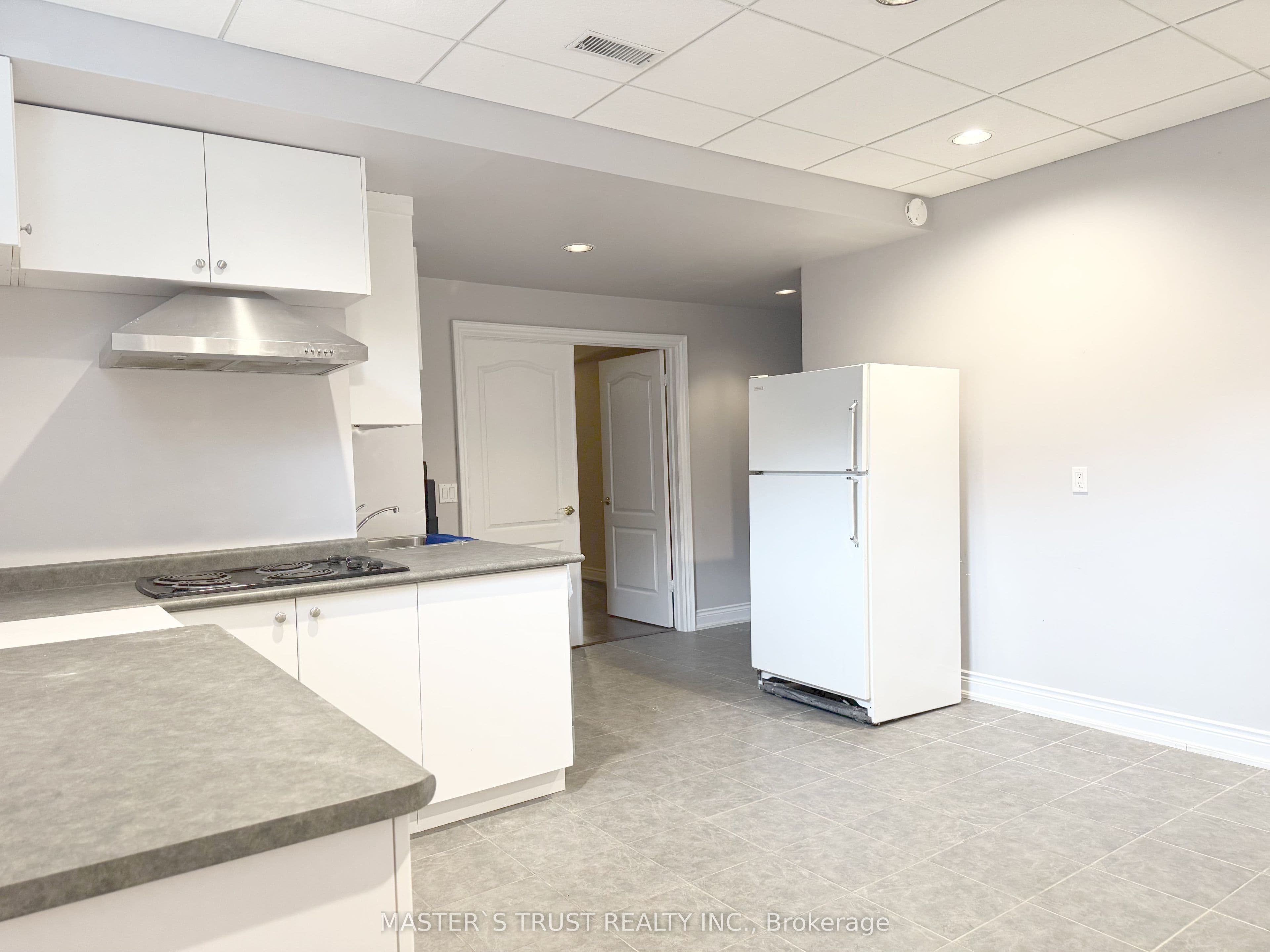6 Cadmus Road, Toronto, ON M2M 2M4