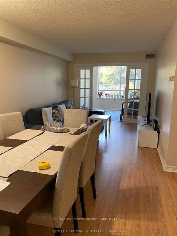88 Grandview Way 302, Toronto, ON M2N 6V6