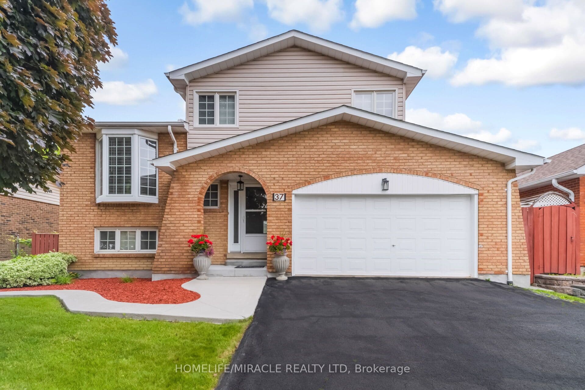 37 Blackthorn Lane, Brampton, ON L6V 3K7