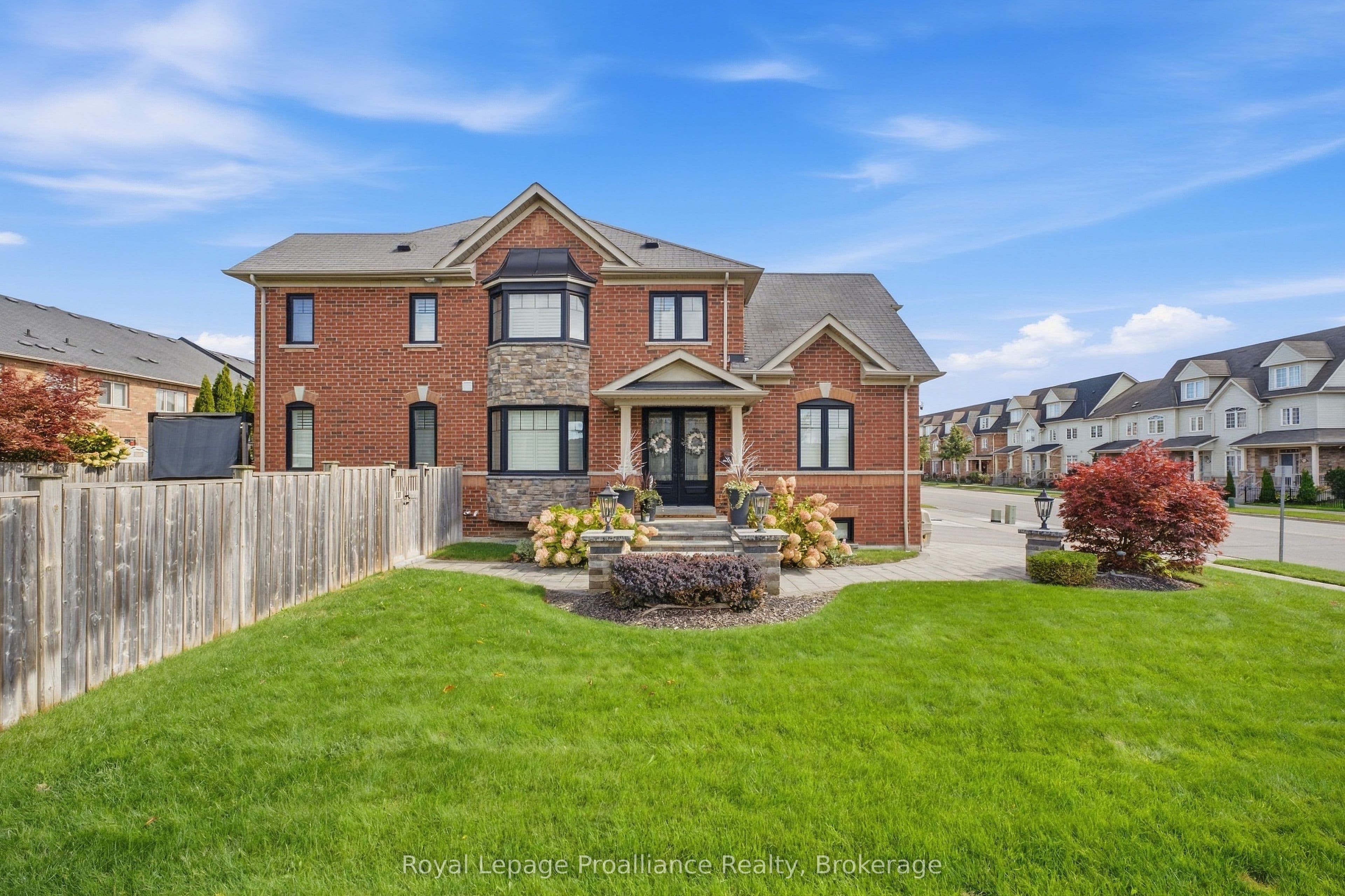 110 Kenneth Hobbs Avenue, Whitby, ON L1R 0J3