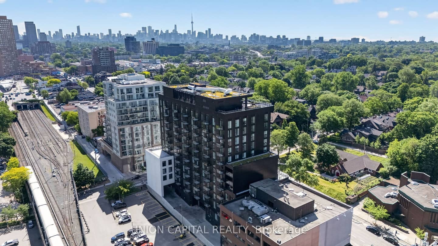 1660 Bloor Street W 910, Toronto, ON M6P 0C6