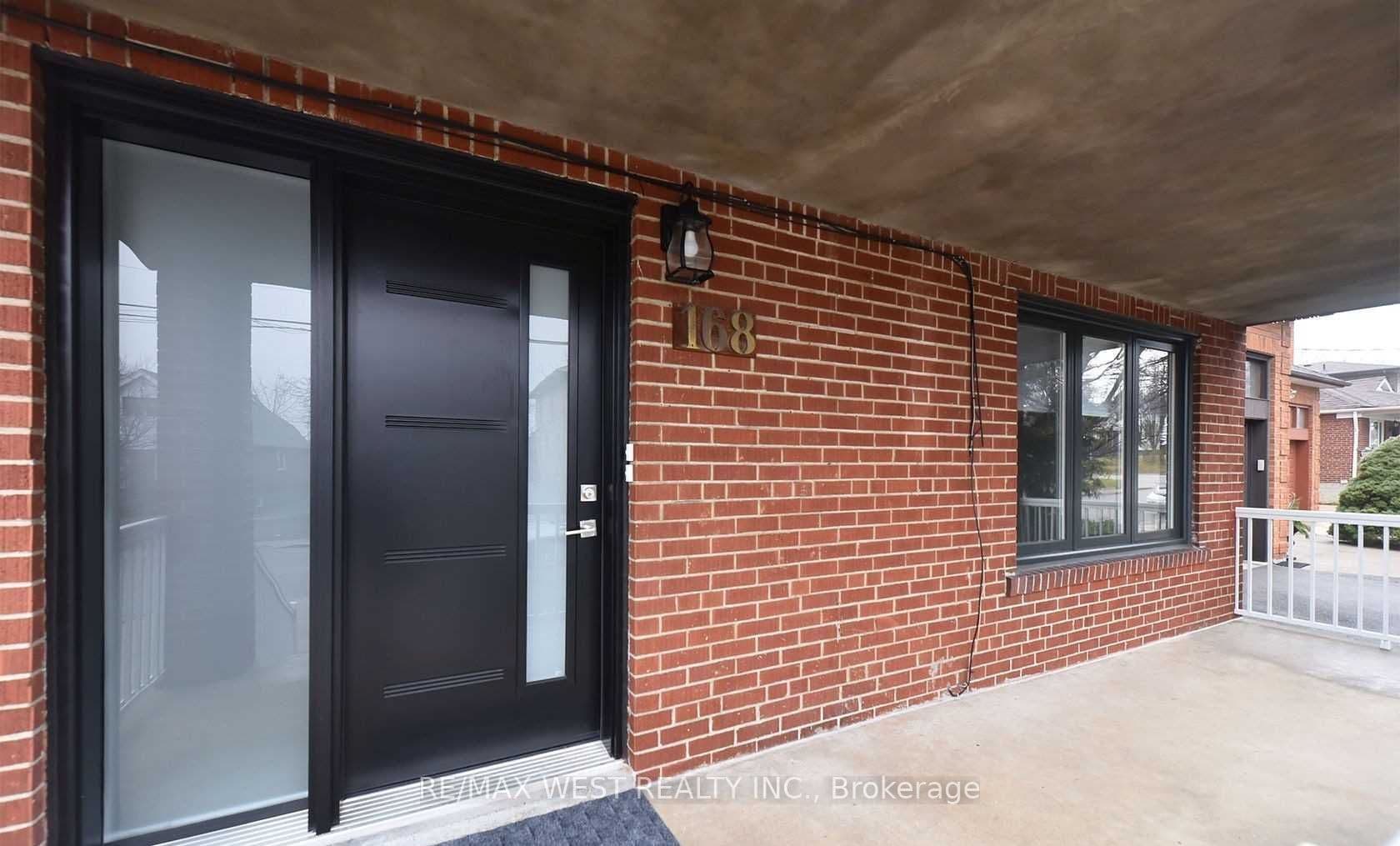 168 Strathnairn Avenue Main, Toronto, ON M2M 2G1