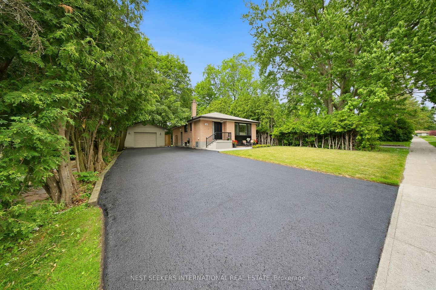67 Foreht Crescent, Aurora, ON L4G 3E9