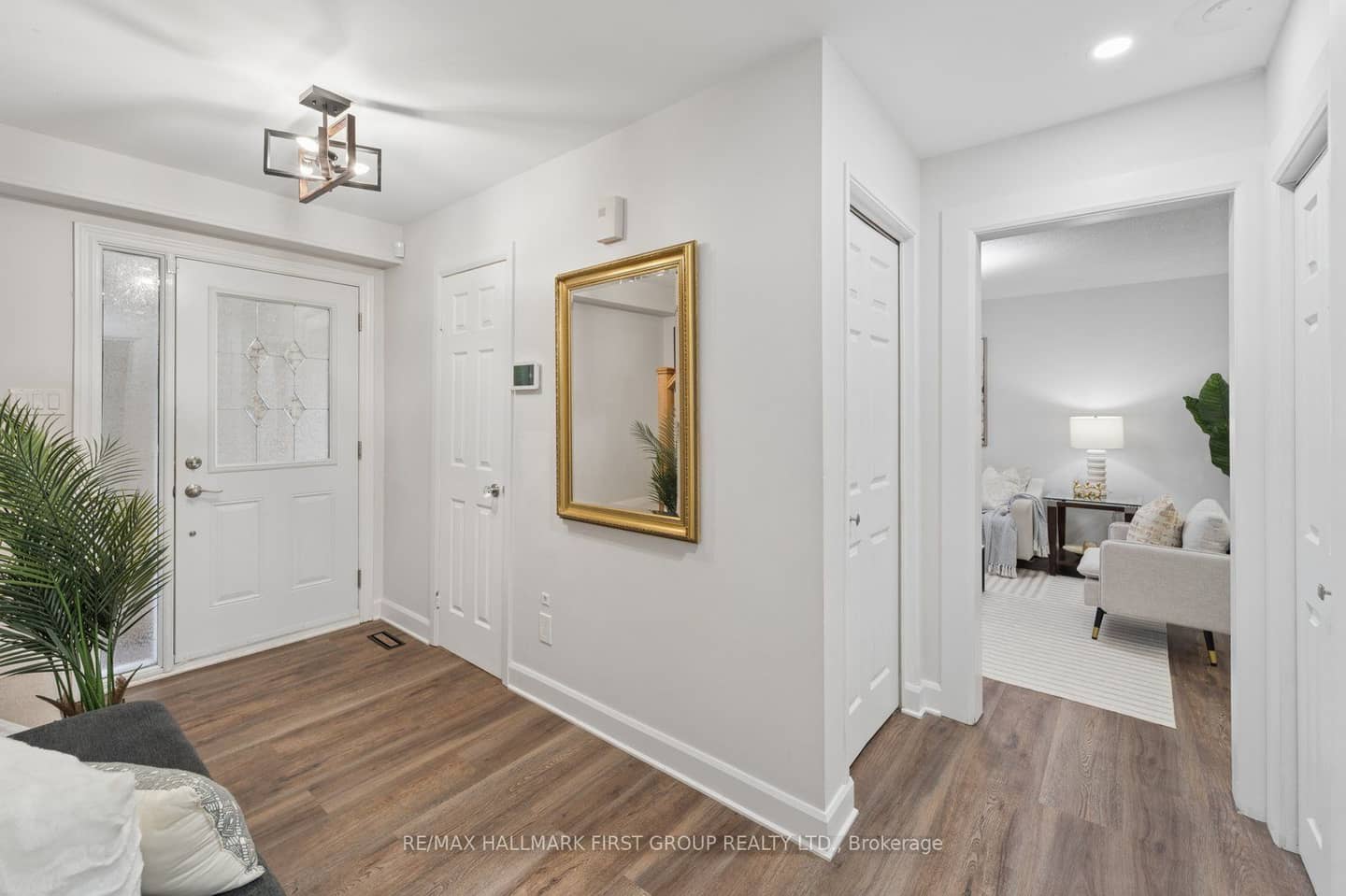 577 Creekview Circle, Pickering, ON L1W 2Z9