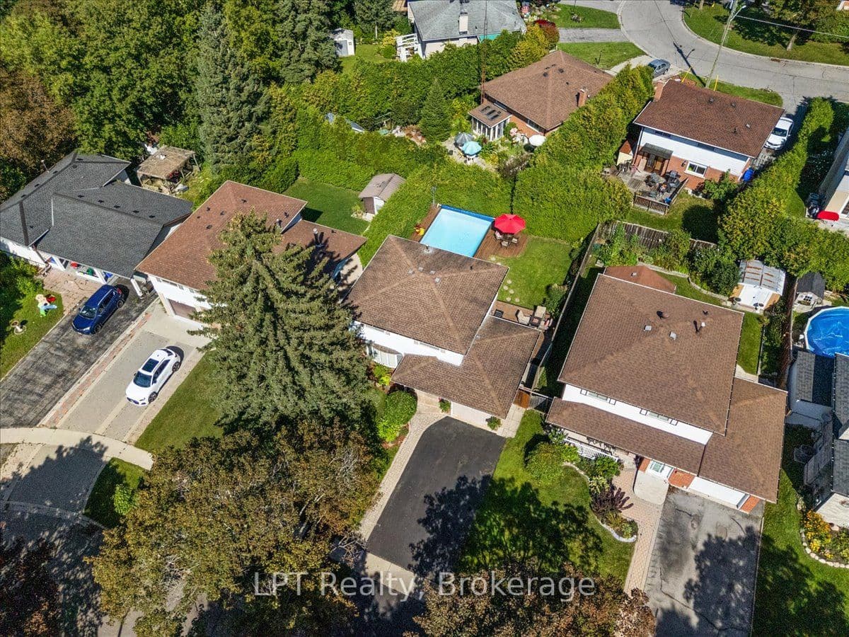 514 Oakwood Avenue, Oshawa, ON L1G 2R2