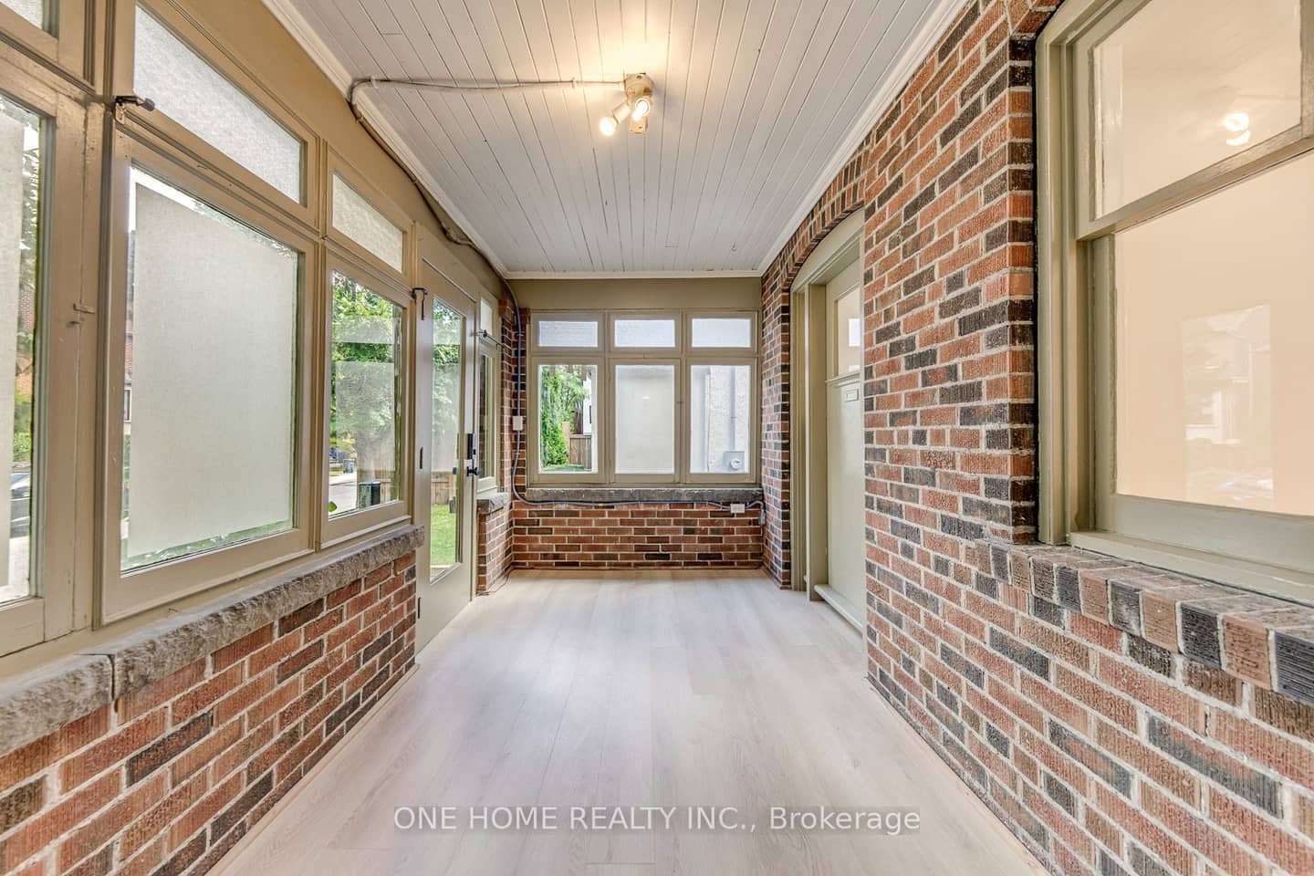 7 Methuen Avenue, Toronto, ON M6S 1Z7