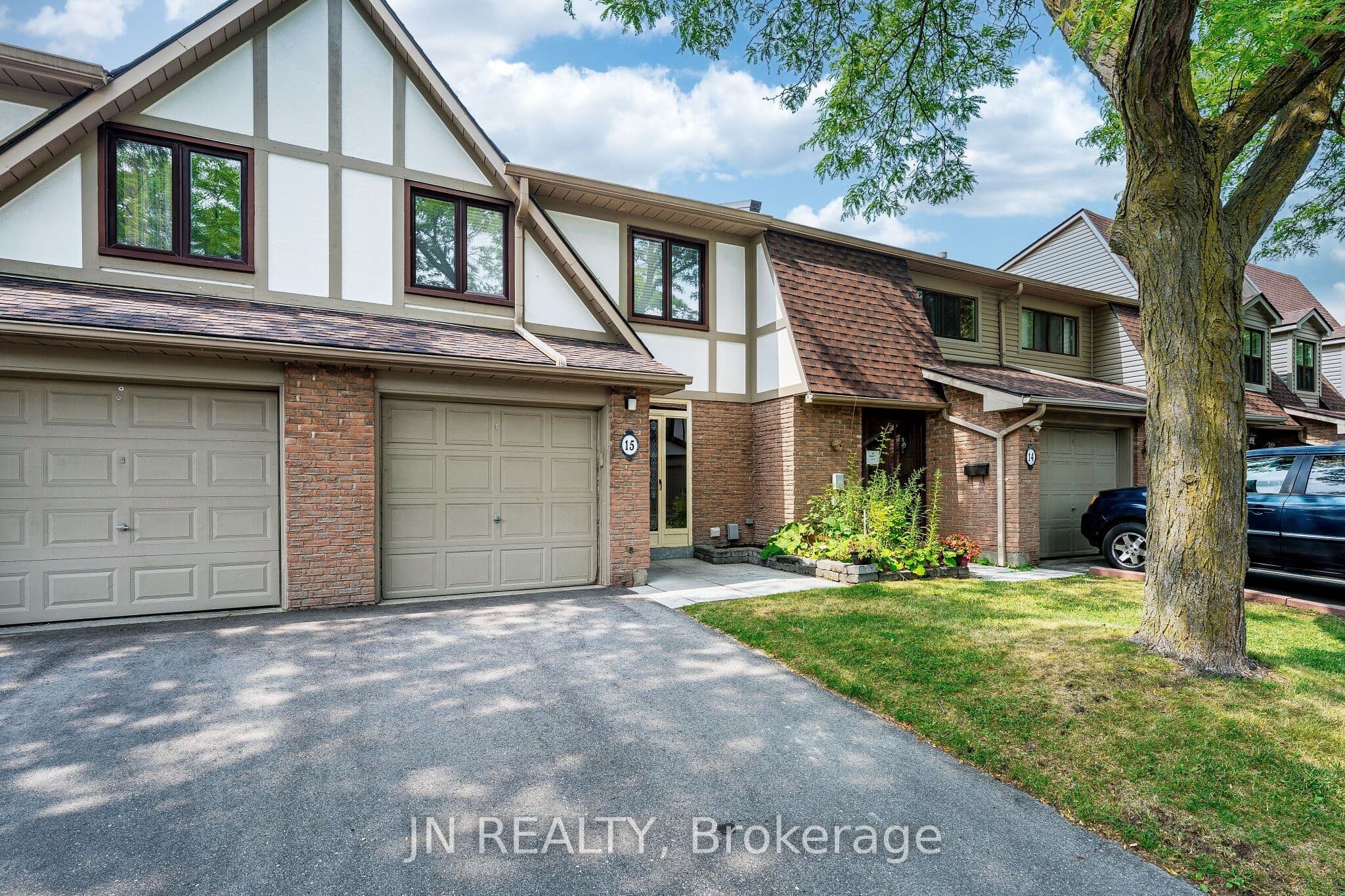 15 Gatwick Lane, Brampton, ON L6S 2E4