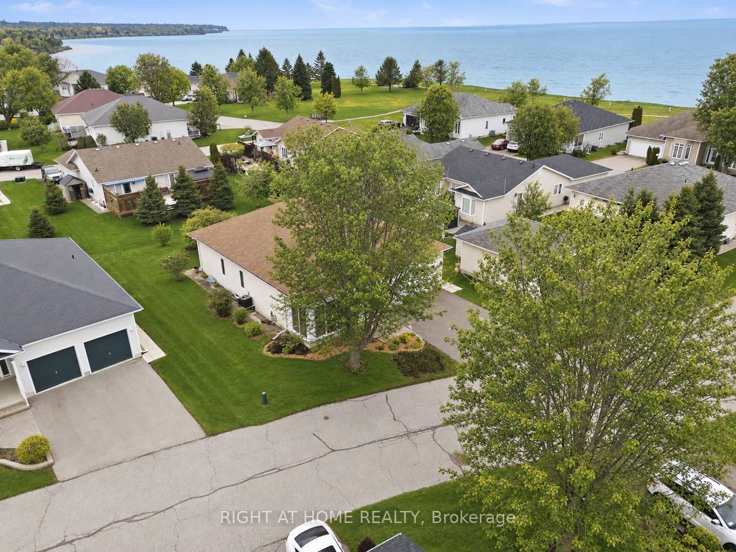 5 Park Place Lane, Clarington, ON L1B 0B2