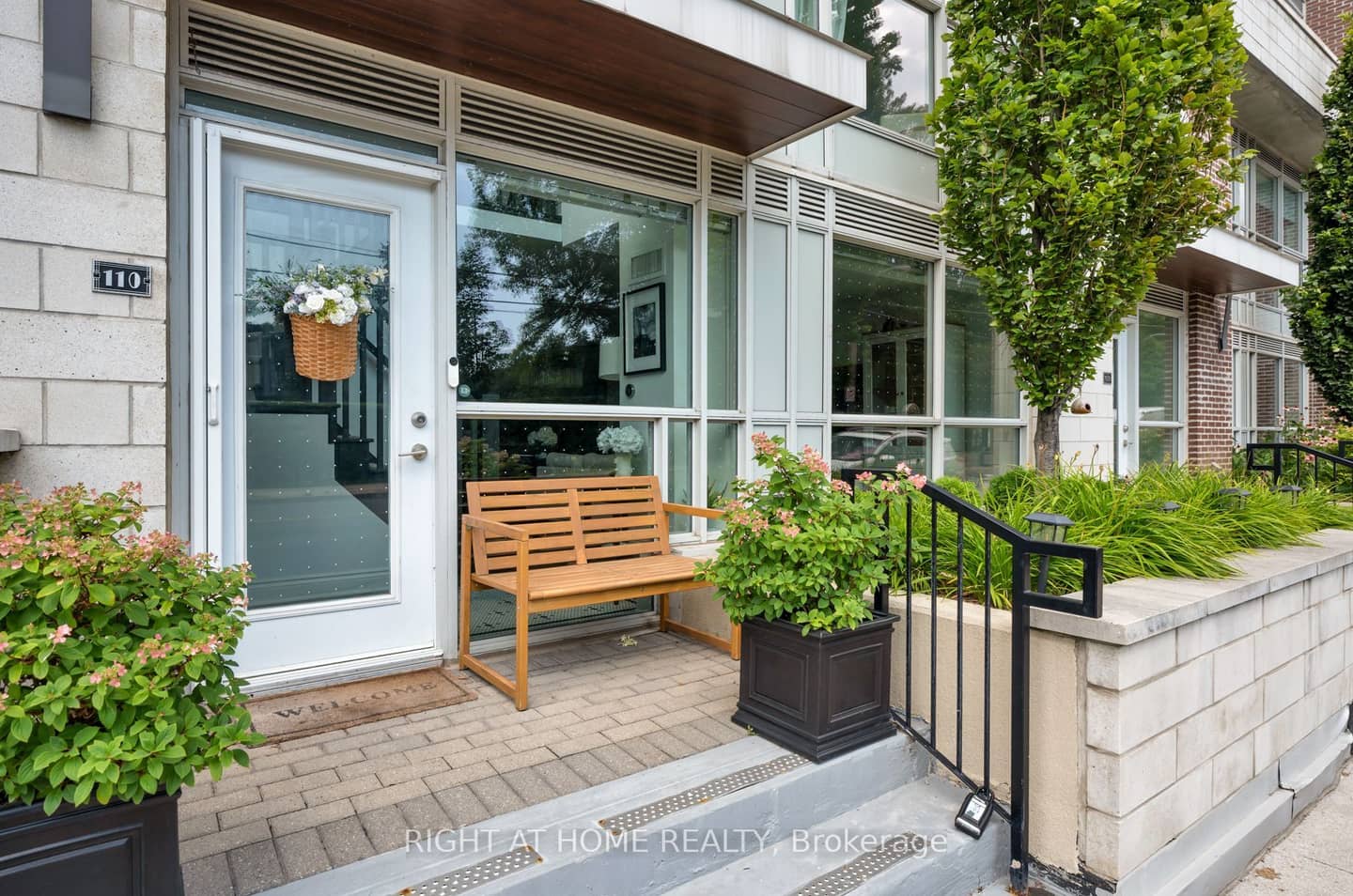 1350 Kingston Road TH10, Toronto, ON M1N 1P9