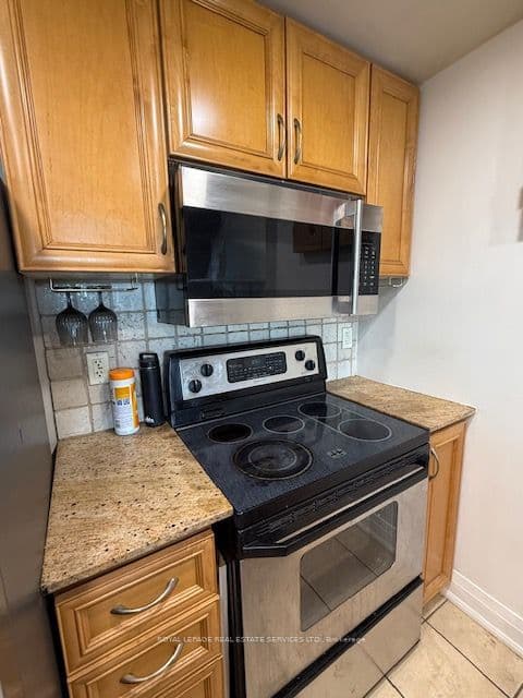 2737 Keele Street 709, Toronto, ON M3M 2E9