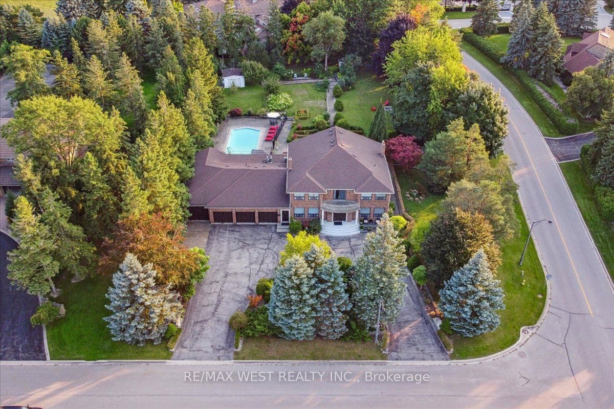 190 Sandys Drive, Vaughan, ON L4L 3E3