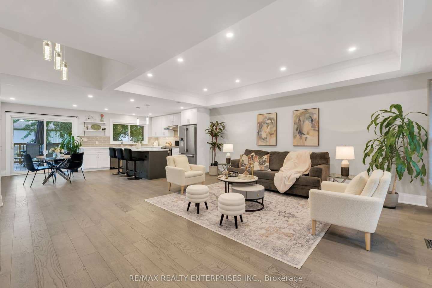 2668 Homelands Drive, Mississauga, ON L5K 1H8