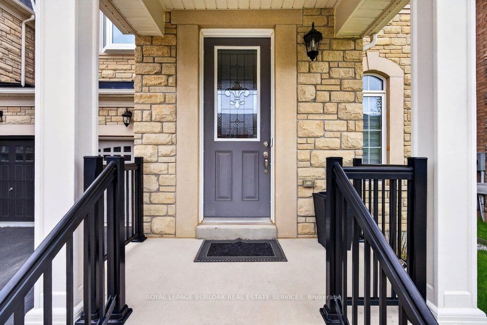 523 Terrace Way, Oakville, ON L6M 1N5
