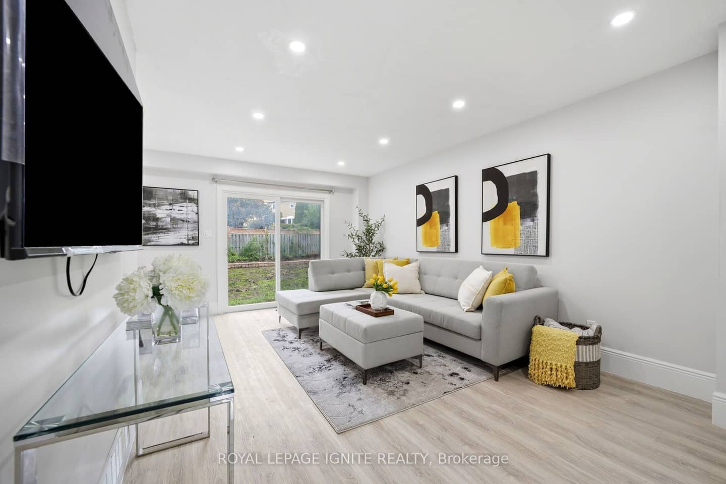 26 Winston Crescent, Whitby, ON L1N 6Y1
