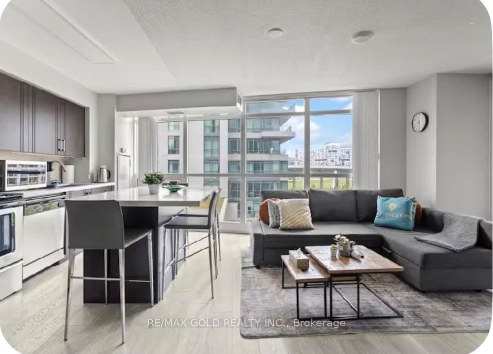215 Fort York Boulevard 620, Toronto, ON M5V 4A2