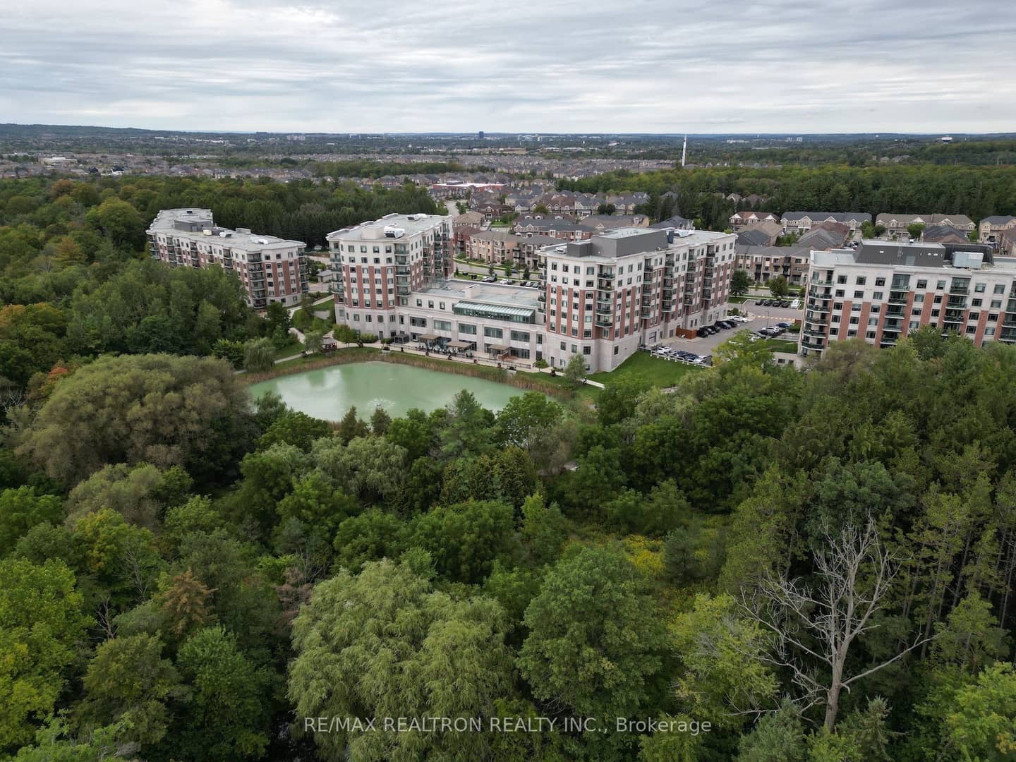 400 William Graham Drive 208, Aurora, ON L4G 1L7