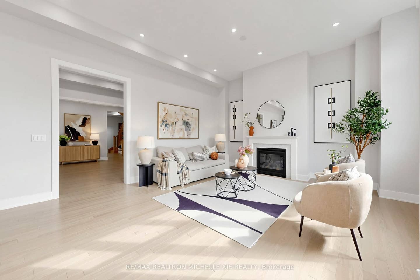 9 Nanhai Avenue, Markham, ON L6C 3M9
