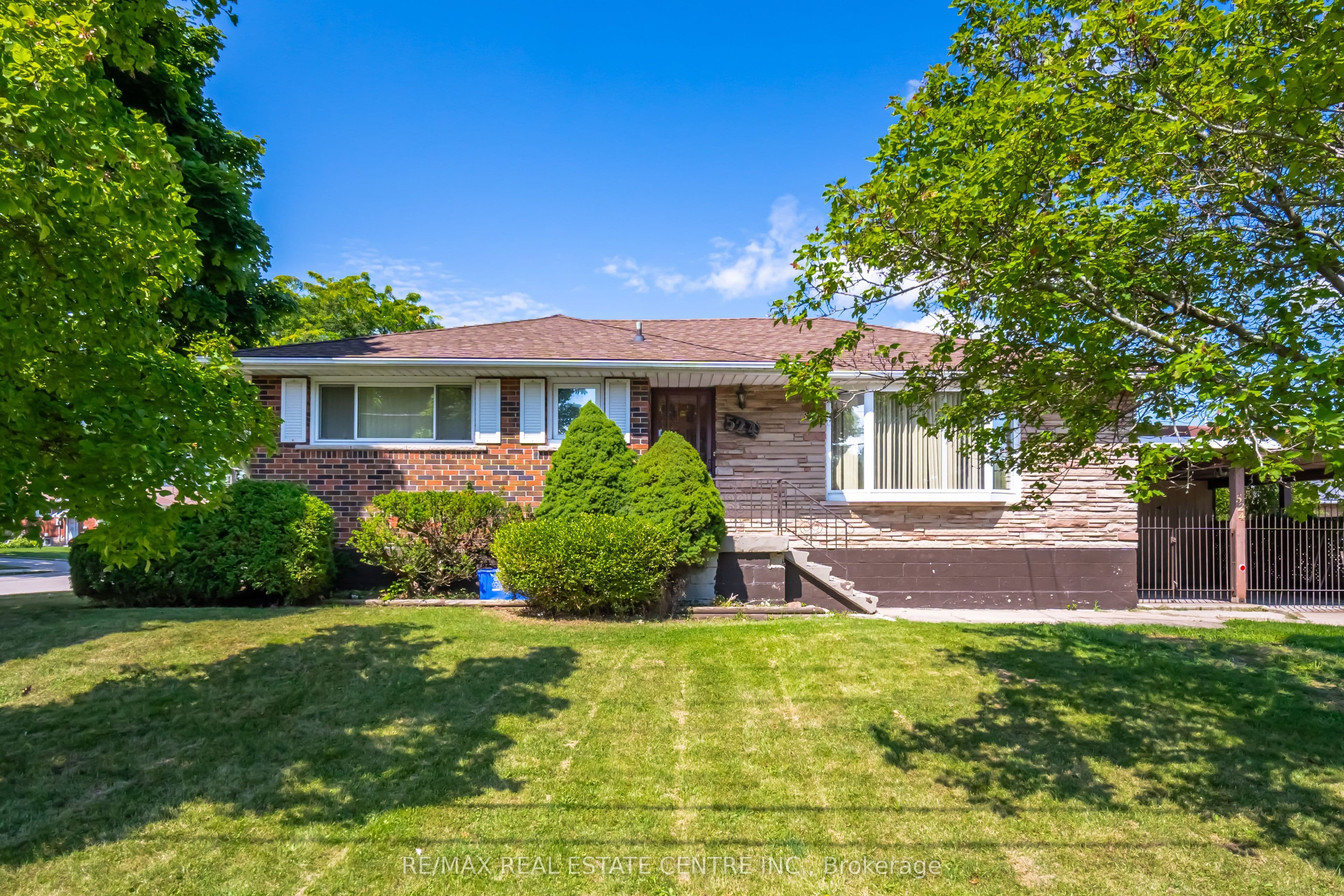 524 East 16th Street, Hamilton, ON L9A 4L1